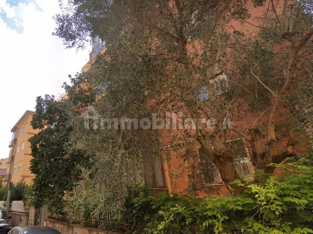 Vendita Appartamento Roma. Trilocale in piazza di Nostra Signora di
