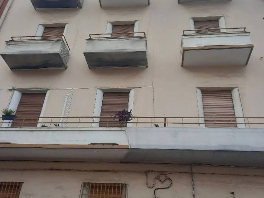 Bilocale via duca di genova, 78, borgo, taranto