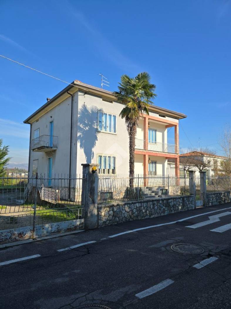 Villa in vendita a Pescantina