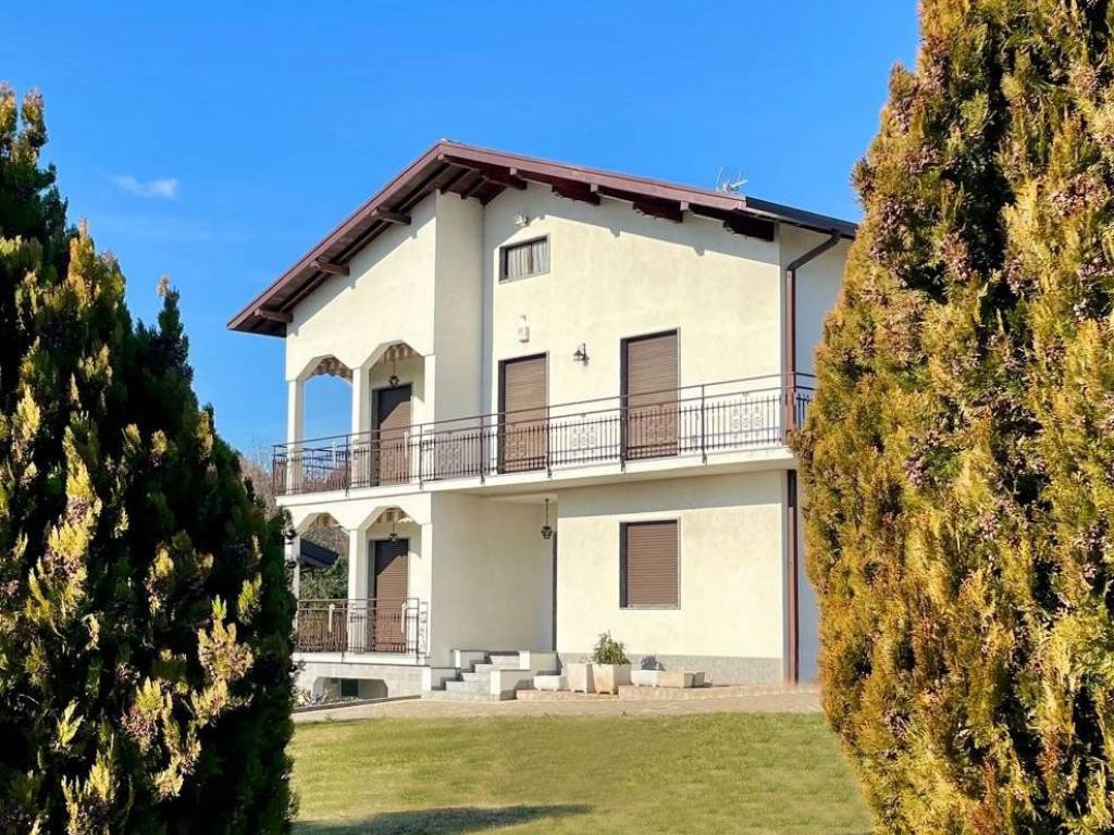 Bilocale via giuseppe parini 5, parzano, orsenigo