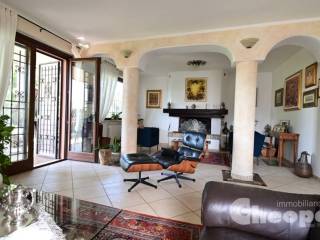 Salone