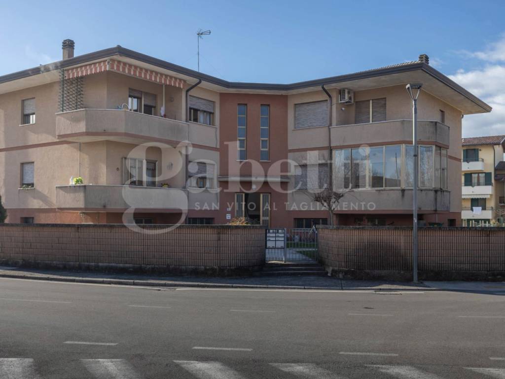 Trilocale piazza san bartolomeo, 21, centro, azzano decimo