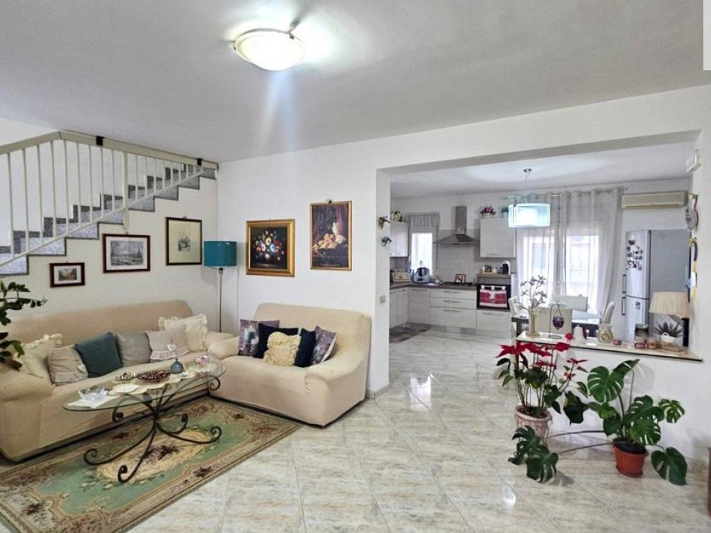 Villa a schiera via giovanni falcone paolo borsellino 16, centro, acate