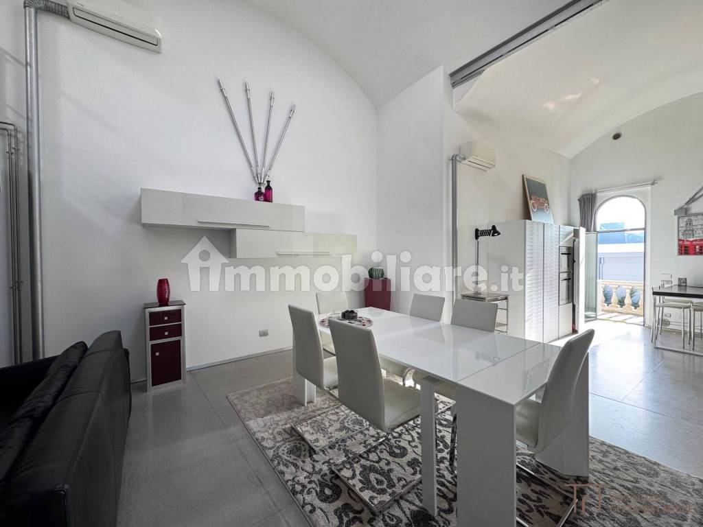 Salone
