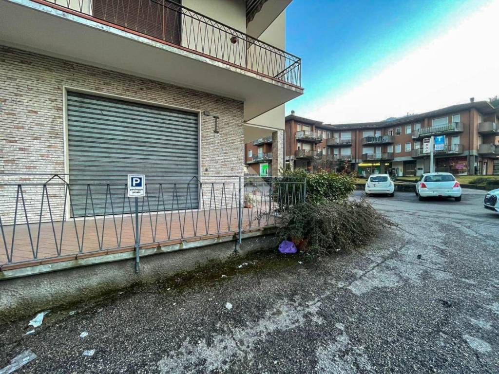 Locale commerciale via giuseppe mazzini, odolo