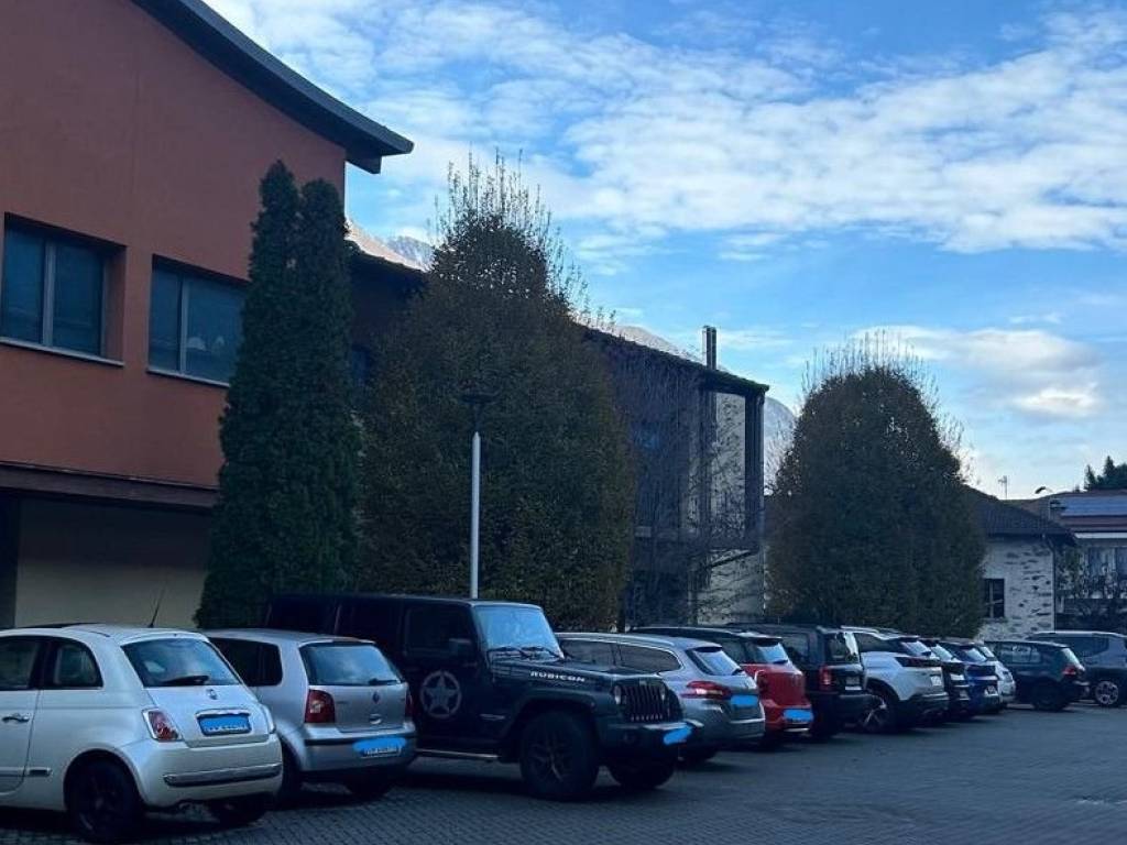 Locale commerciale via san giovanni bosco 40, centro, piantedo