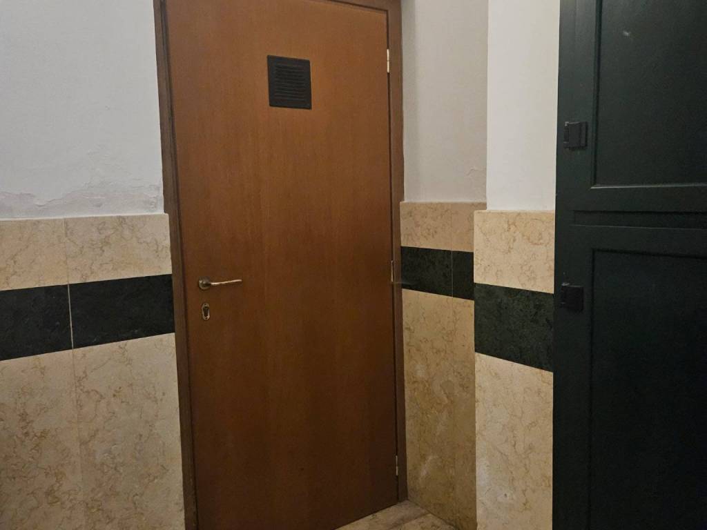 Magazzino - deposito vico freddo a rua catalana 7, porto - municipio, napoli
