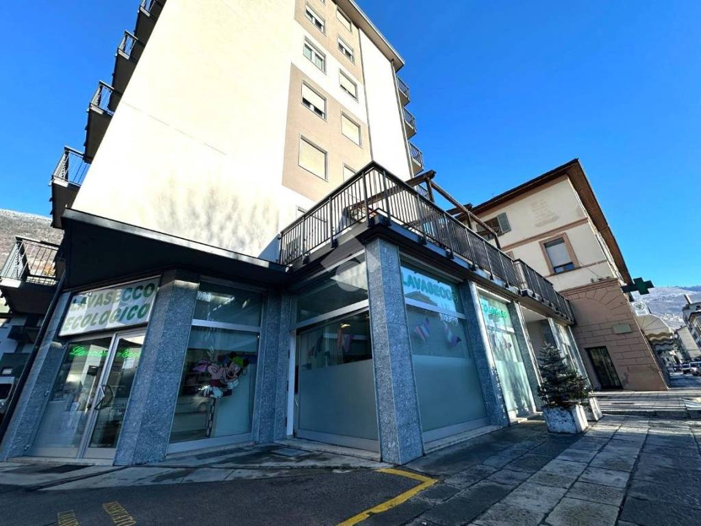 Garage - box viale milano 41, centro, sondrio