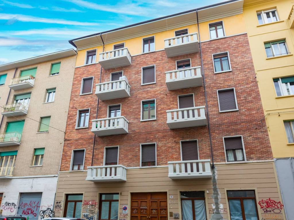 Monolocale via guastalla 16, vanchiglia, torino