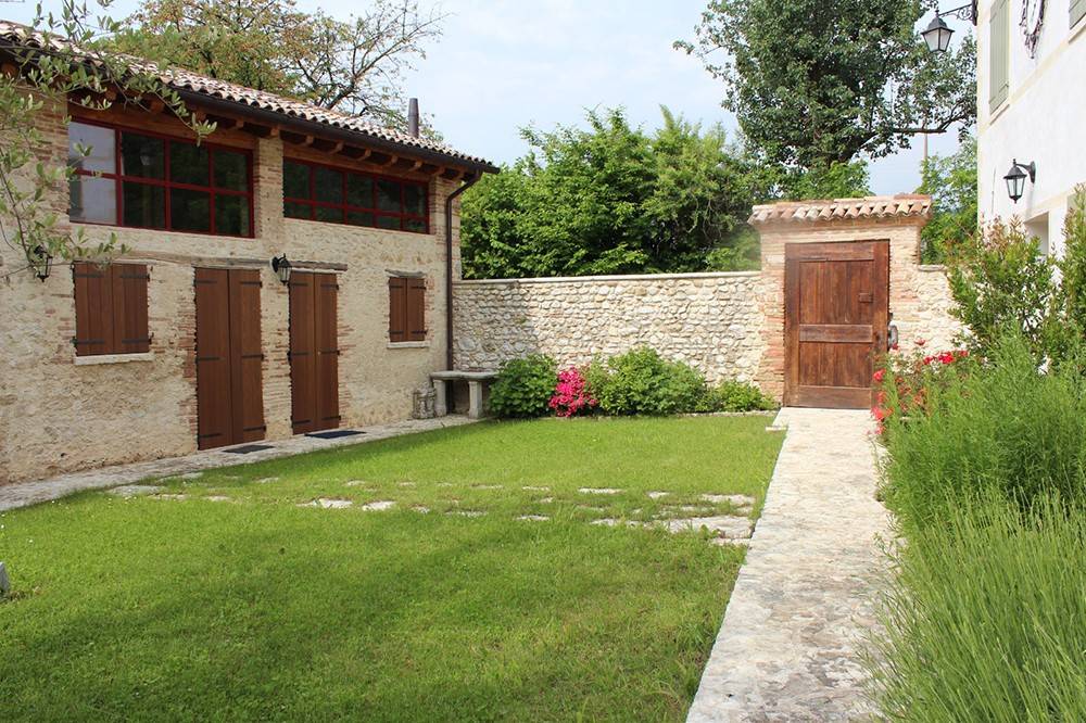 Rustico via sant'antonio, centro, castelcucco