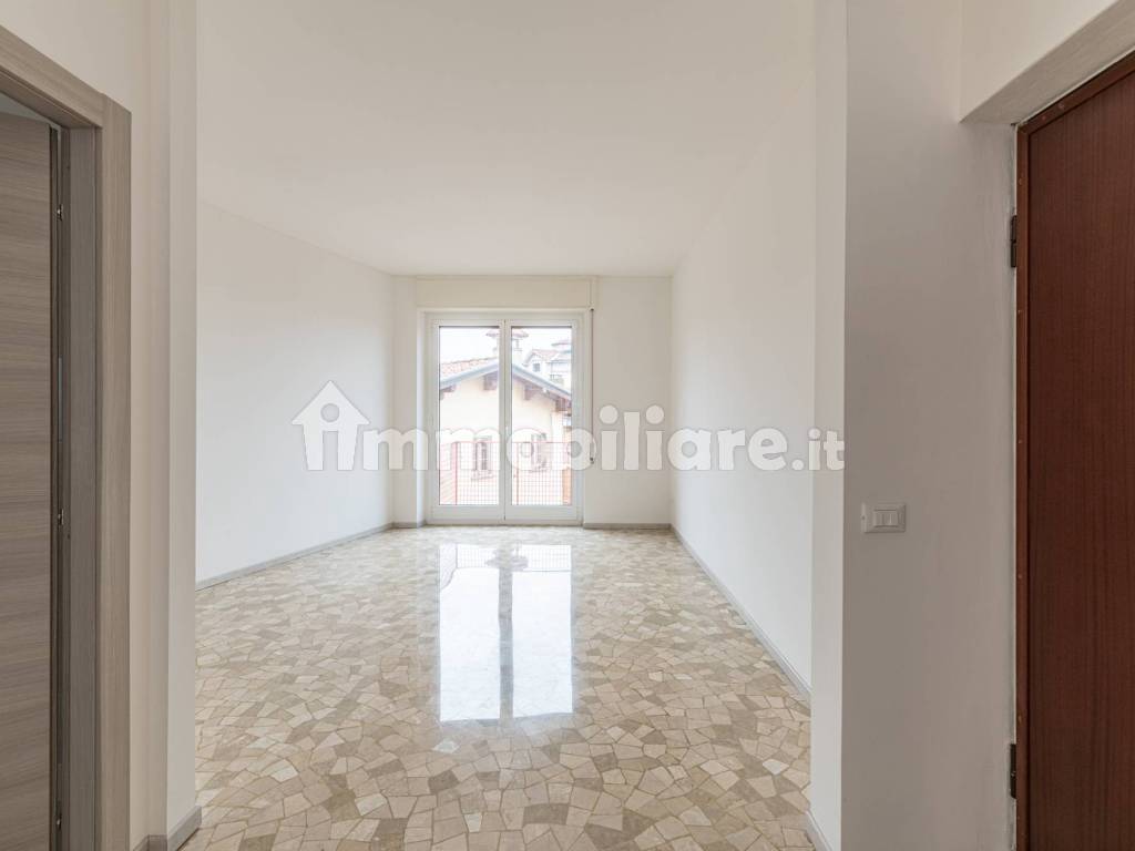 Vendita Appartamento Cantù. Quadrilocale in via Eugenio Corbetta ...