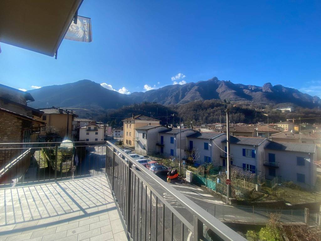 Quadrilocale ottimo stato, primo piano, centro, san giovanni bianco