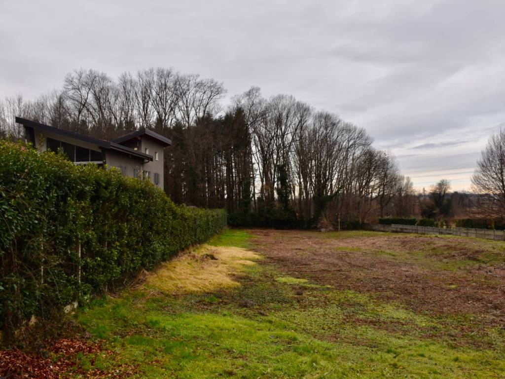 Terreno edificabile via valdarno, cassano magnago