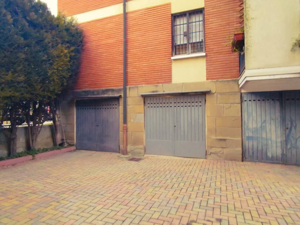 Garage - box via antonio zoccoli 27, saragozza fuori porta, bologna