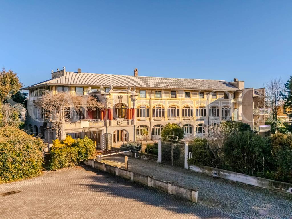 Palazzo - edificio corso valsesia 238, gattinara