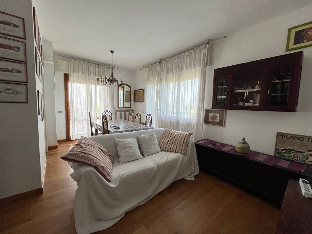 Trilocale viale cavour, paese, riccione