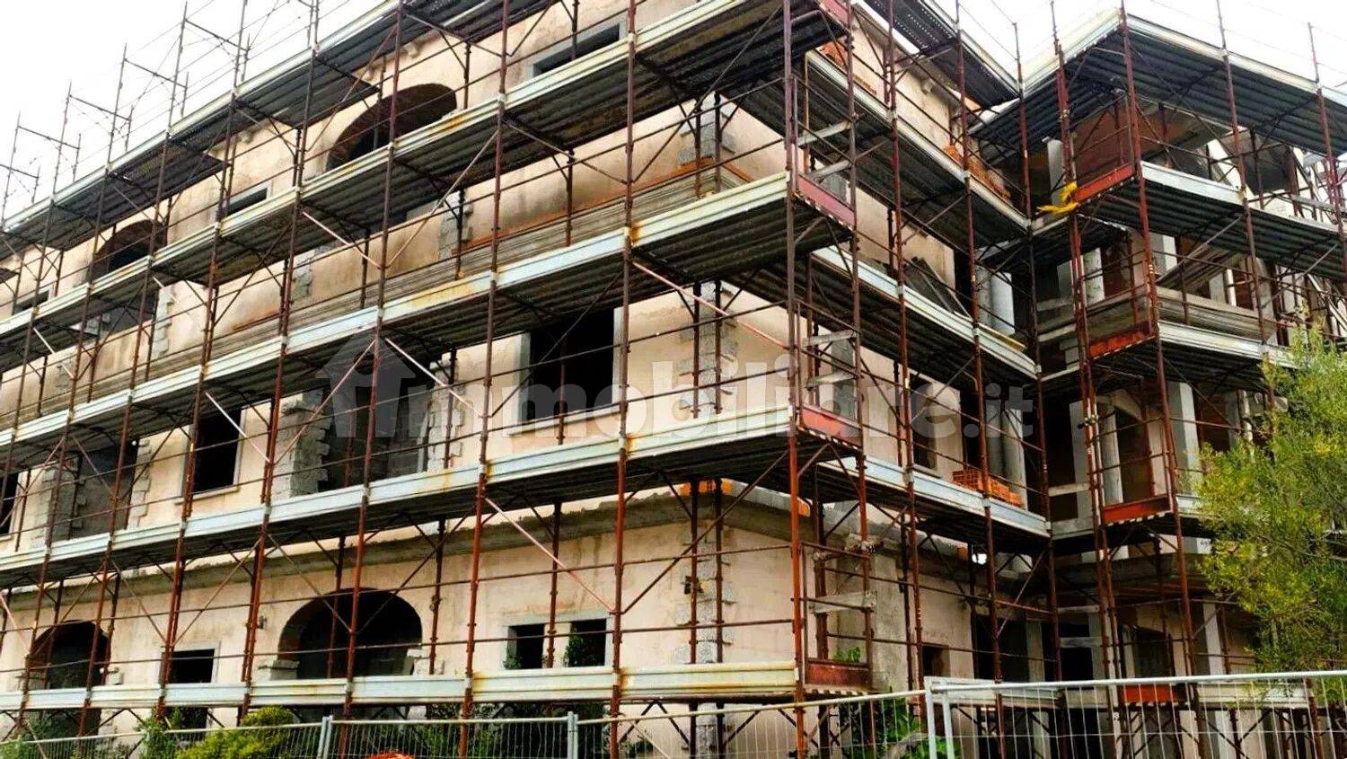 Palazzo - Edificio in vendita a Olbia