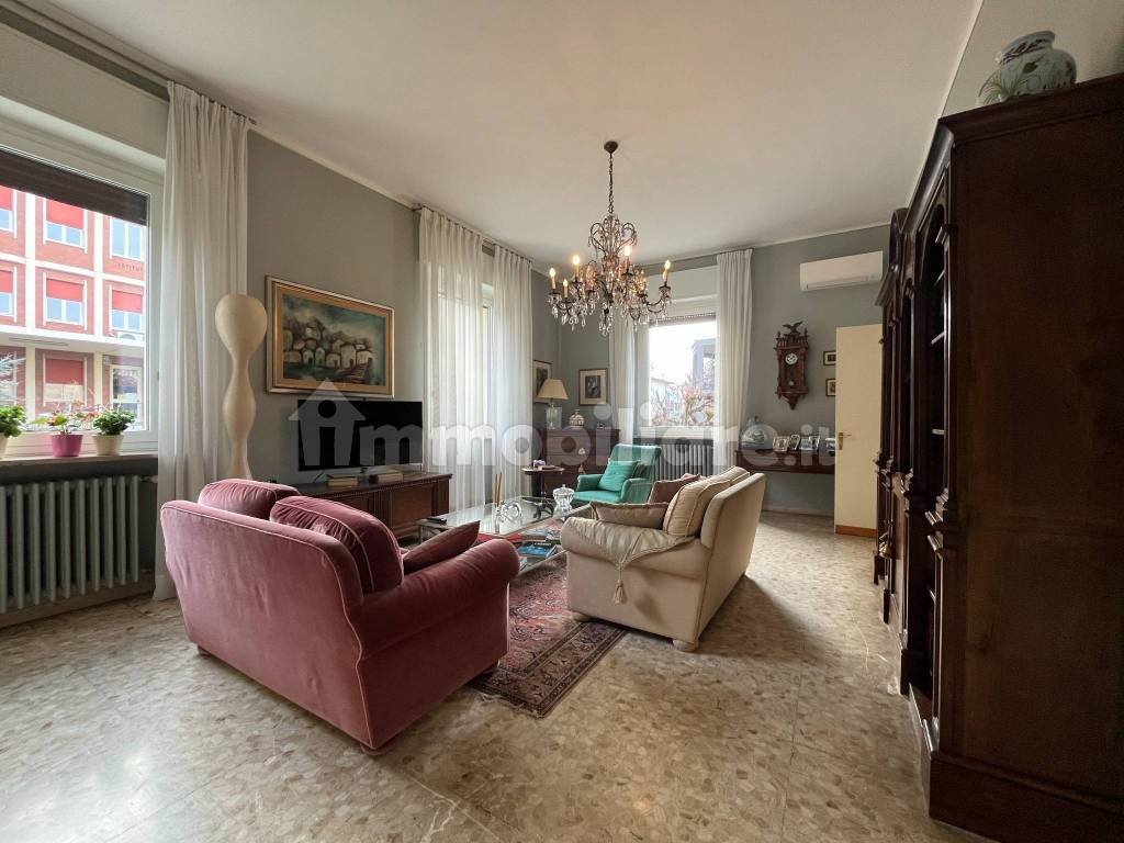 Salone