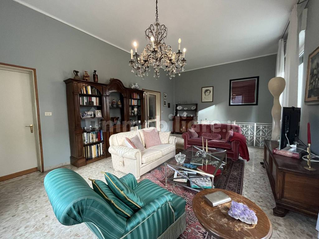 Salone