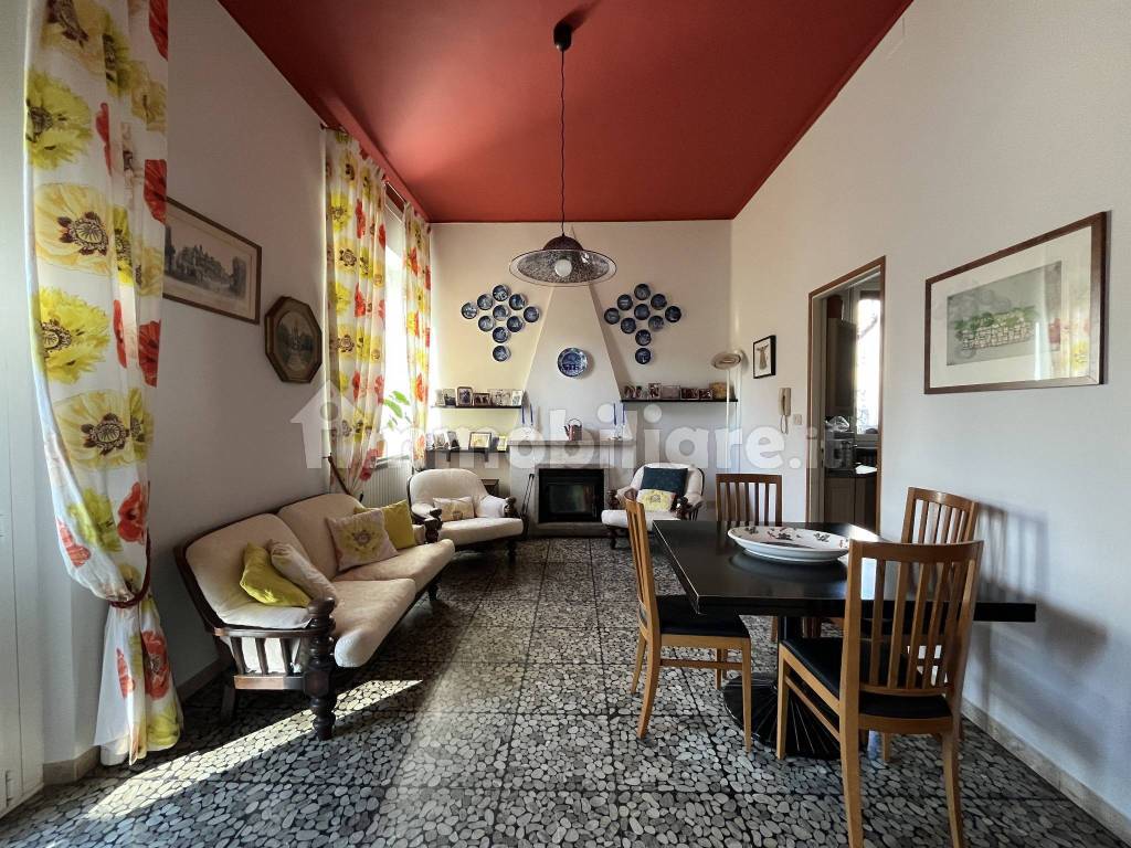 Salone
