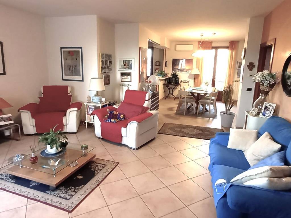 Villa a schiera via sebastiano del buono, tavola, prato