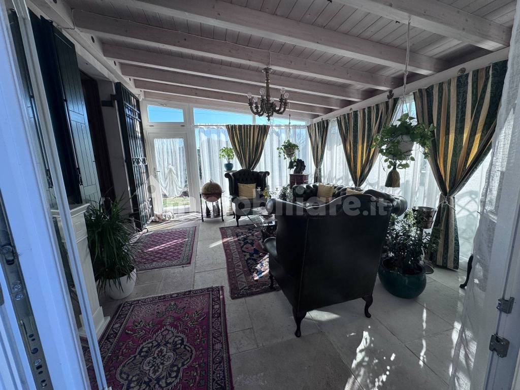 Salone