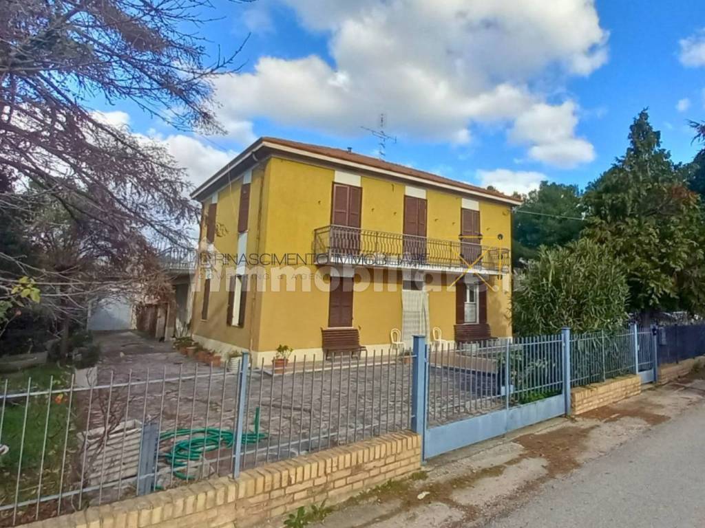 vendita-villa-unifamiliare-in-via-san-claudio-6-spello-buono-stato