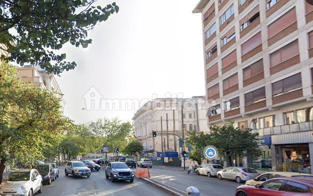 Palazzo - Edificio in vendita a Roma