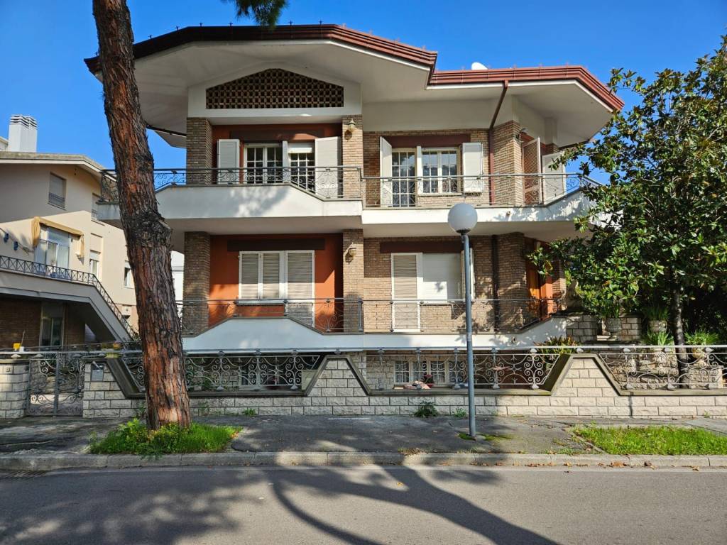 Villa unifamiliare via francesca da rimini 71, cattolica