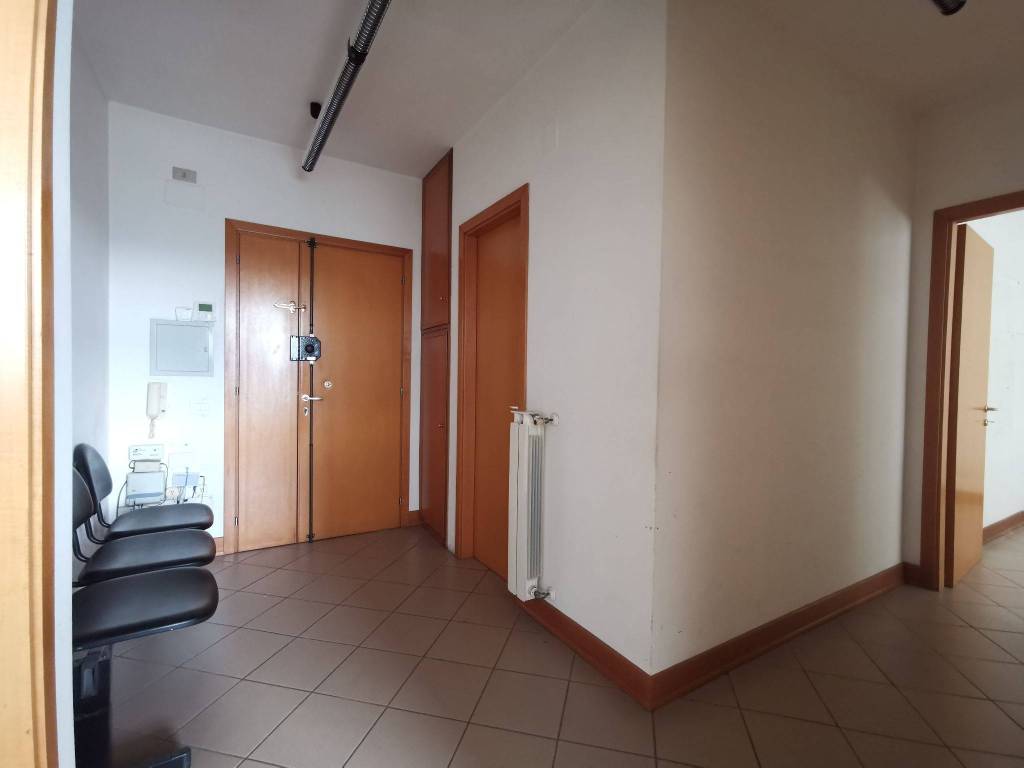 Ufficio - studio via monte falco 26, montefalco, arezzo