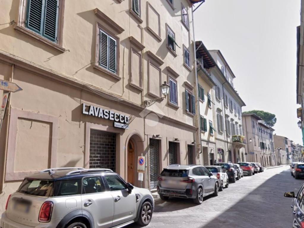 Trilocale via convenevole da prato 70, centro storico - duomo, prato