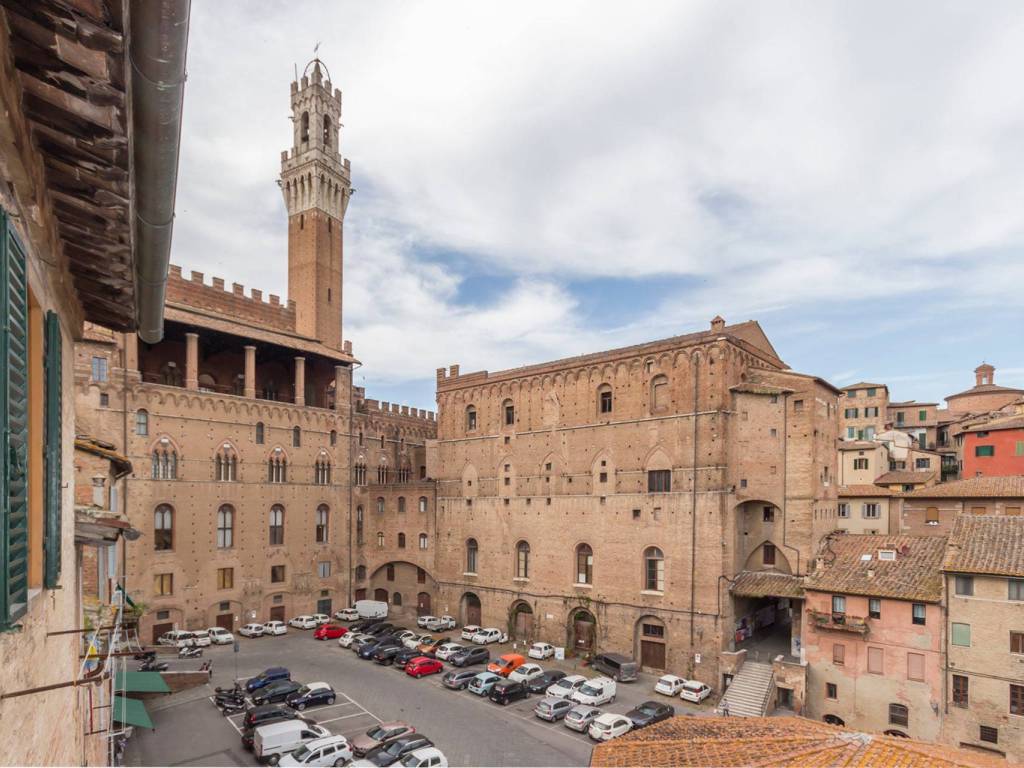 Locale commerciale, piazza del campo - duprè, siena