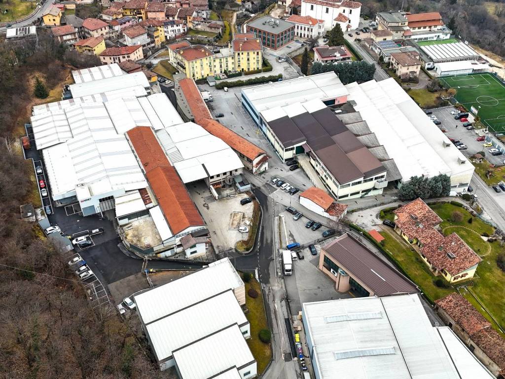 Capannone via madonna del calchere 22, centro, agnosine