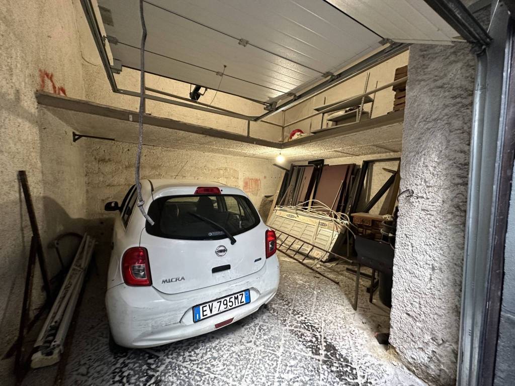 Garage - box piazza dante, centro storico, napoli