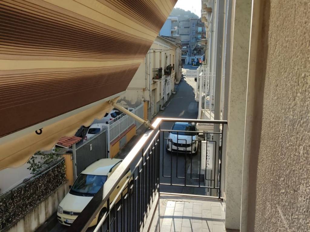 Quadrilocale buono stato, primo piano, centro, diamante