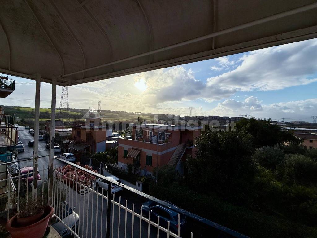 Bilocale via del Risaro 129, Vitinia, Roma