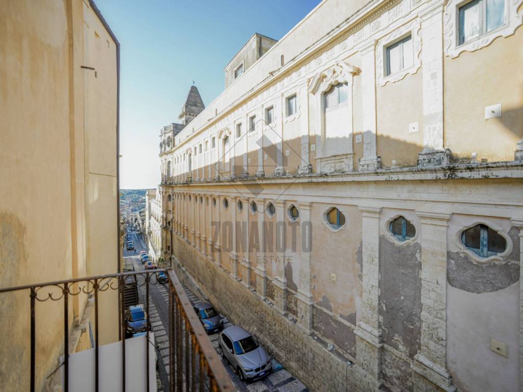 Appartamento via antonello caruso 3, centro, noto