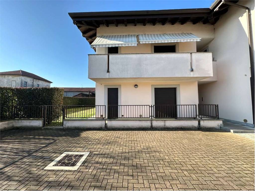 Trilocale ottimo stato, alzate, momo
