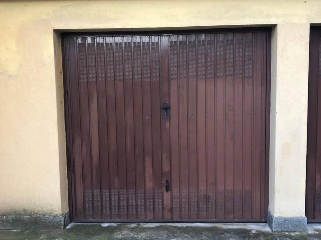 Garage - box via antonio canova, centro, agrate brianza