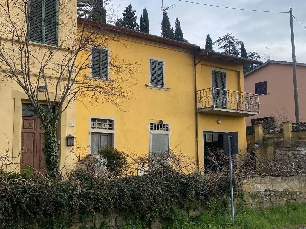 Terratetto unifamiliare 81 m², da ristrutturare, olmo, arezzo