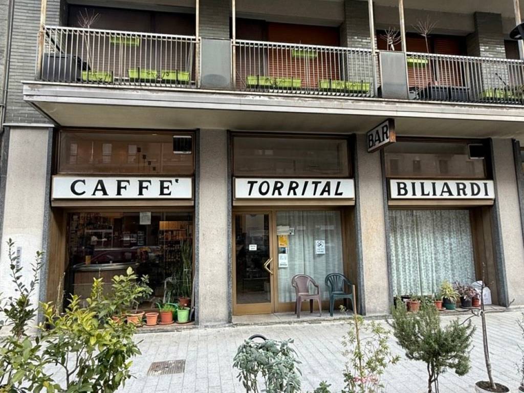 Locale commerciale via foppa, 22, dezza, milano