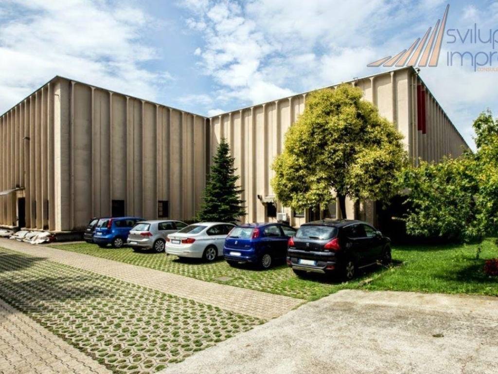 Capannone viale europa 17, centro, brugherio
