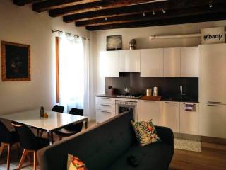 2-room flat Ramo Sant'Agostin, San Polo, Venice