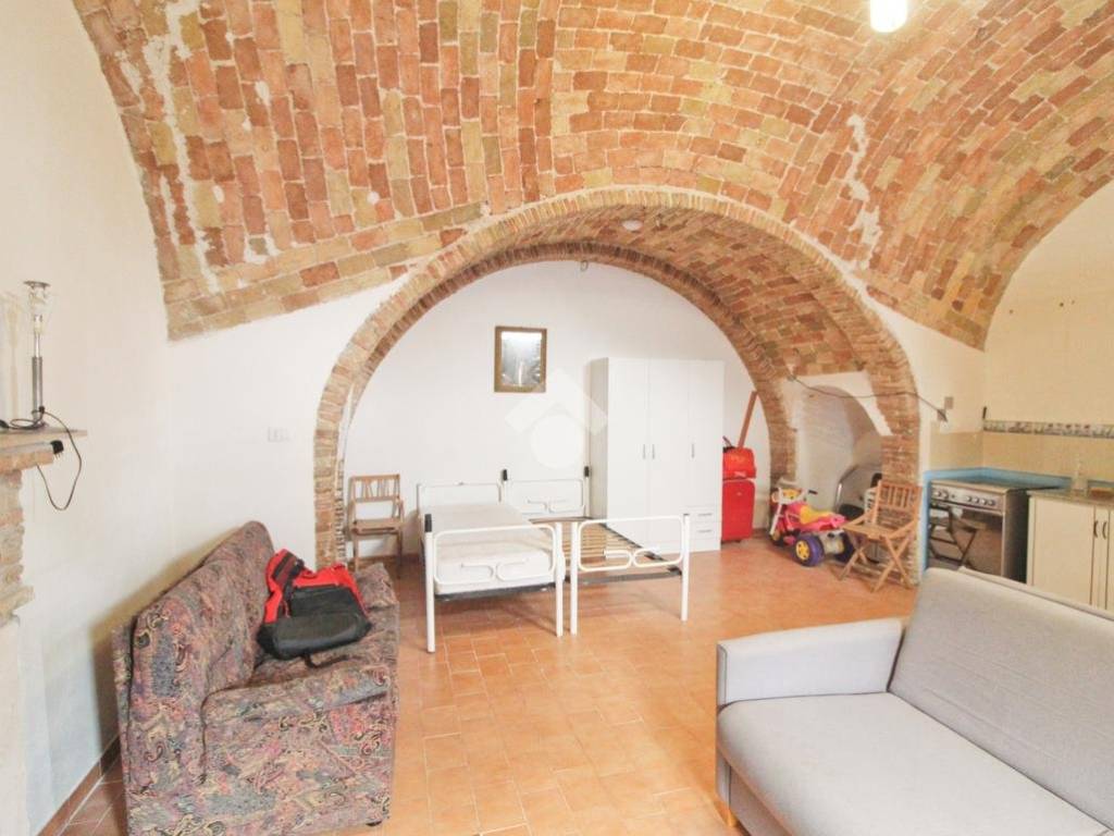 Quadrilocale via pellegrino 31, san martino in pensilis