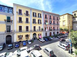 4-room flat piazza Gesù e Maria 5, Monte Santo, Naples
