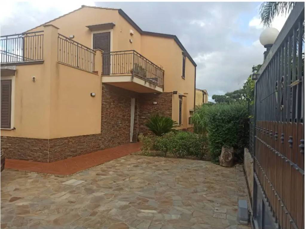 Villa unifamiliare via chiesazza sperone, torre colonna sperone, altavilla milicia