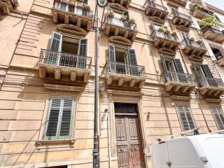 2-room flat via Caltanissetta 3, Politeama - Ruggiero Settimo, Palermo