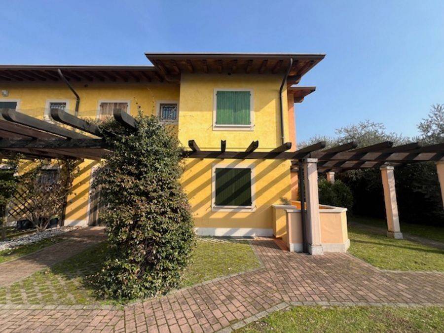 Villa a schiera via panoramica 72, manerba del garda