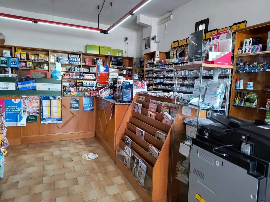 Locale commerciale via cellara, mercato, giffoni valle piana
