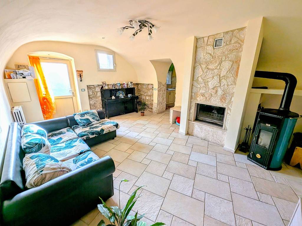 Villa a schiera via badia 57, badia bagnaturo, sulmona